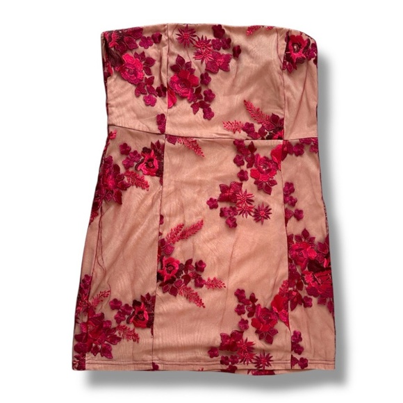 PrettyLittleThing Fuchsia Bandeau Embroidered Lace Bodycon Dress Women’s Size 8 - Picture 2 of 16